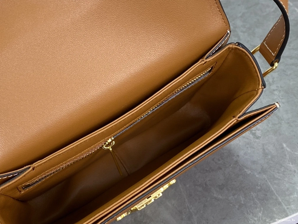 94514 Triomphe Bags BestValue Celine 0624